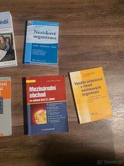 Různé učebnice po studiu 2. - 7