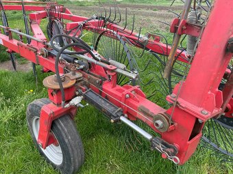 Obraceč slámy a nahrabovač sena - 7