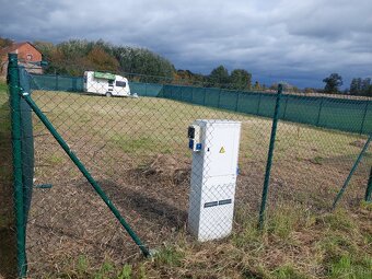 Dlouhodobý pronájem zahrady s karavanem - 7