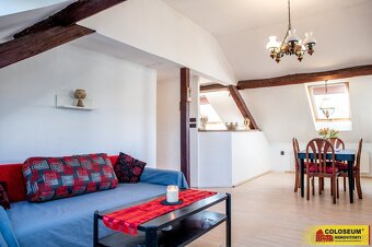 Moravský Krumlov, podkrovní byt 4+1, terasa, zahrada, dílna - 7