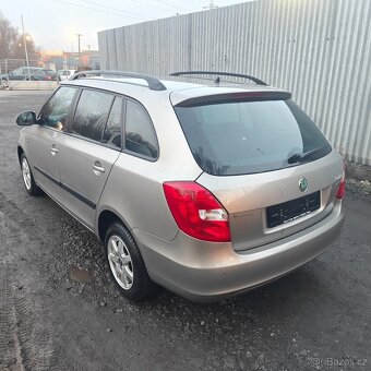 Škoda Fabia II 1.2 TSI 79.tis.km Švýcarsko combi - 7