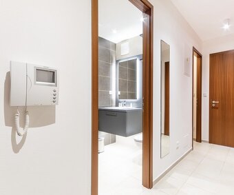 Pronájem luxusního bytu 1+kk s balkónem Praha 2 - Nové Město - 7