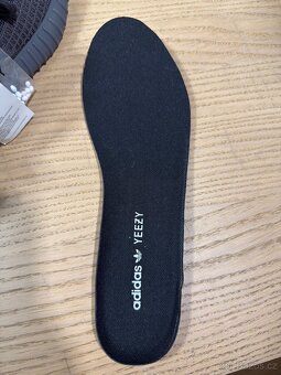 Adidas Yeezy boost 350 v2 black ray gum (45) - 7