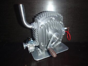 Velký výukový model Wankelova motoru (výška 25cm) - 7