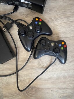 Microsoft Xbox 360 Slim - 7