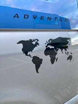 VW Multivan T5 2.0 TDI 103kW BICOLOR CarPlay,7 MÍST,MLHOVKY - 7