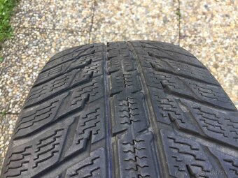 1ks zimní pneu Nokian 4mm - 215/65/17 DOT 3518 - 7