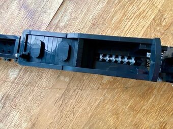 Model parní lokomotivy s tendrem - kopie LEGO City (Mouldkin - 7