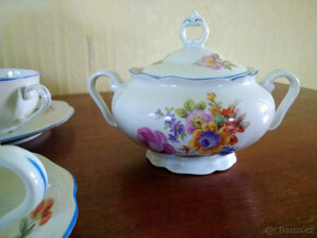 Staré hrnky, konvice, talířky, krásně zdobené - 7