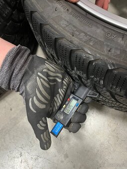 Kompletní sada Audi A3 R18 zimní - 7