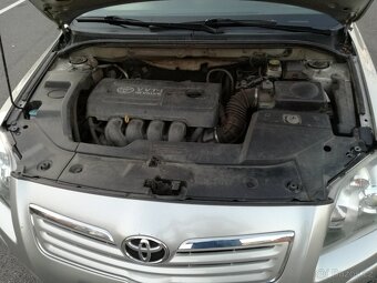 Osobní automobil Toyota Avensis 1,8 sedan - 7