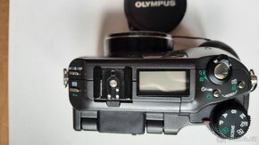 Olympus Camedia C-7070 Wide Zoom - 7