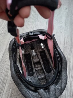 Cyklistická helma Uvex 46-52 cm - 7