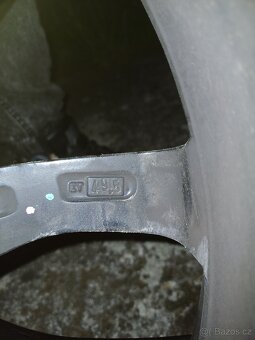 Original ALU kola KIA R18 na zimních pneu (80%) Kumho 225x40 - 7