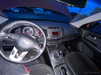 Kia Sportage 2012 rok na náhradní díly - 7