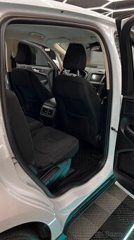 Ford S-MAX 2.0 Ecoblue 147KW 4x4 7  míst - 7