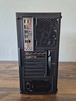 Výkonný PC Intel Core i7-12700F, Radeon RX 580, 32 GB RAM - 7