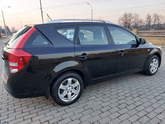 Kia Ceed Kombi 1.4 16V 77kW registrace 12/2011 Nová STK - 7