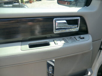 Lincoln Navigator, 5,4L V8 LPG AUTOMAT 7 MÍST TZ - 7