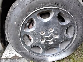 W124 mercedes kola R15 - 7