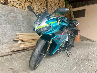 CFMOTO 300SR - 7