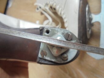 dámské kožené brusle na led vel. 38-39 - 7