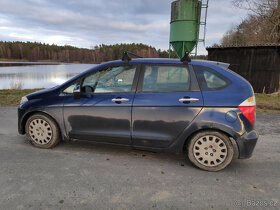 FR-V 2.0 - díly - 7