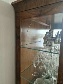 Starožitná vitrína - 7