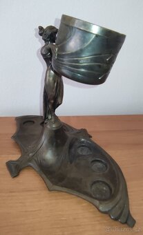 Figurální stojan na likér. - 7