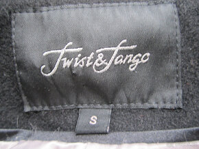 Černý kabát zn. Twist Tango, vel. S/M, vlna 70% - 7
