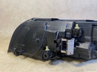 Přední světlo pravé VOLVO V50 / S40 2007-2012 - 7