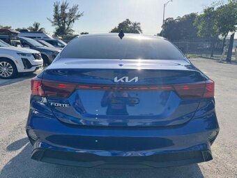 2022 Kia Forte Fe 2.0L FWD - 7