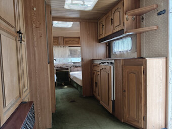 Karavan, obytný přívěs dvouosý Buerstner LUX 580, 5803 - 7