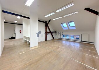 Skladové prostory, plocha 323 m2, Praha 4 - Kunratice, ul. V - 7