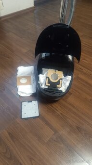 Prodám malý vysavač 1200w na sáčky - 7