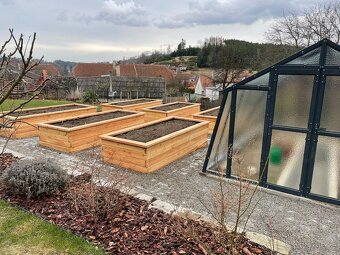 Modřínové masivní vyvýšené záhony - 7