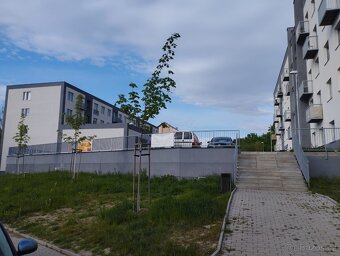 Garážové stání Milovice - Pronájem - 7