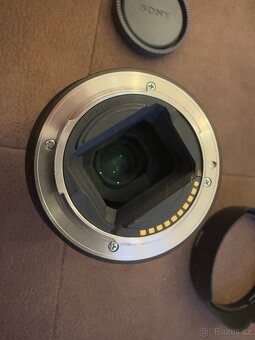 Sony Zeiss 16-35 mm f/4 ZA OSS širokoúhlý objektiv - 7