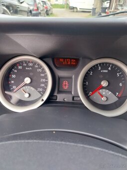Renault Megane 1,6i 92 000 km - 7