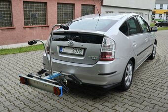 TOYOTA PRIUS 1.5 VVT-i 57kw Hybrid automat rok 2007 - 7
