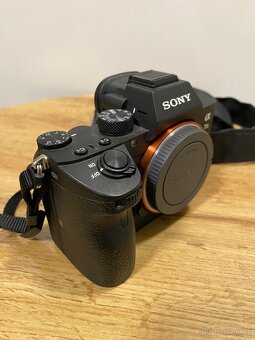 Sony AIII (možnost + objektiv) - 7