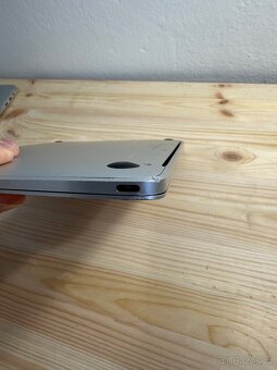 Apple MacBook 12” 2015 256GB Intel Core M 8GB RAM - 7