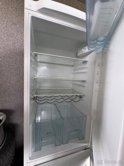 Pracky a Lednicka whirlpool electrolux beko candy - 7