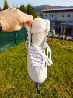 Dámské/dívčí brusle - 7