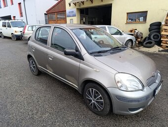 Toyota Yaris 1.0í - 7