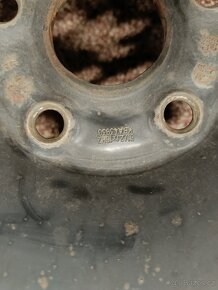 Plechové disky VW R16 + zimních pneu 205/55 - 7