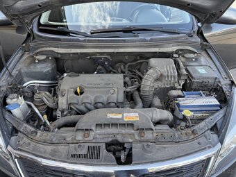 Kia Ceed 1,4 koupeno nové v ČR dobrý stav - 7
