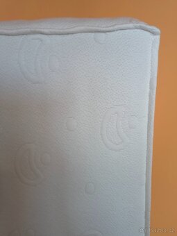 Dřevěná dětská postýlka + matrace - 7