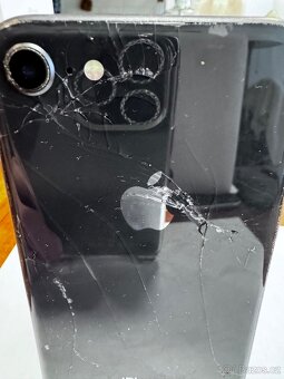 iPhone různé modely poškozené - 7
