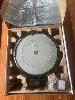 iRobot Roomba i1 i115640 Salt-nový - 7